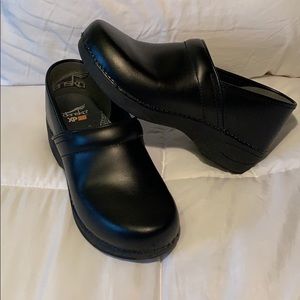 Dansko XP 2.0 Clogs
